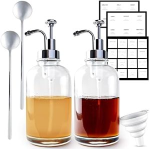 Distributeurs de nourriture   | Khk Produits Maison | Distributeurs de sirop de café pour bar à café | Étiquettes imperméables | Deux cuillères à café en acier inoxydable pour accessoires de bar à café | Bouteille en verre à sirop avec pompes | Ensemble de 2 | Argent Distributeurs de nourriture Distributeurs de nourriture